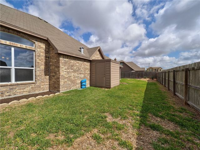 7426 Idle Hour Dr, Corpus Christi, TX 78414