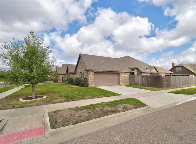 7426 Idle Hour Dr, Corpus Christi, TX 78414