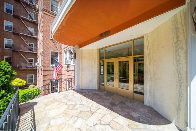 99-41 64th Avenue B9, Rego Park, NY 11374