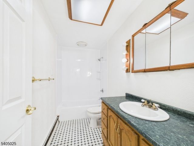 39 Edsall Dr, Vernon Twp., NJ 07461