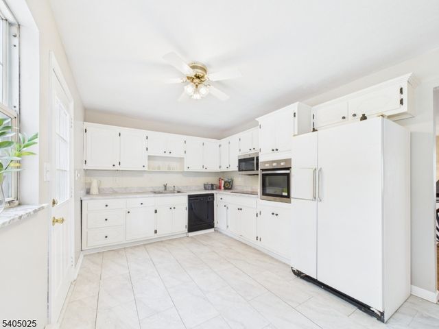 39 Edsall Dr, Vernon Twp., NJ 07461