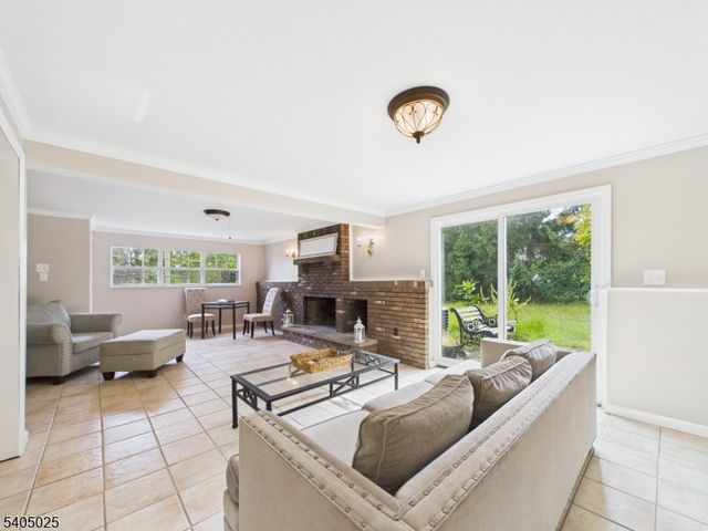 39 Edsall Dr, Vernon Twp., NJ 07461