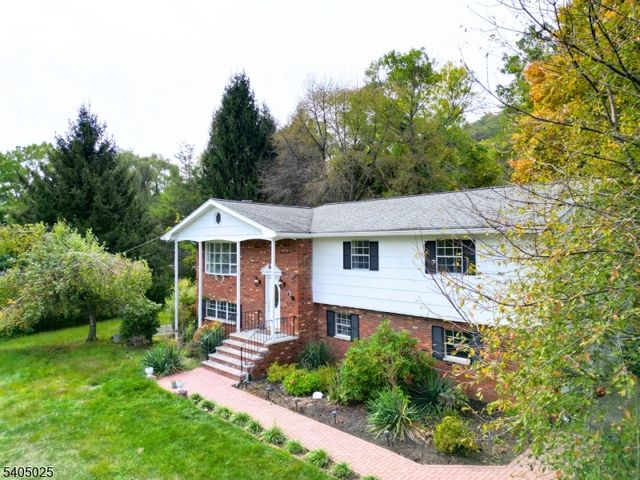 39 Edsall Dr, Vernon Twp., NJ 07461