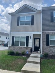 510 Moshe Flam Pl, La Vergne, TN 37086