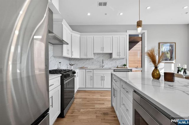 126 De Kalb Avenue, Jersey City, NJ 07306