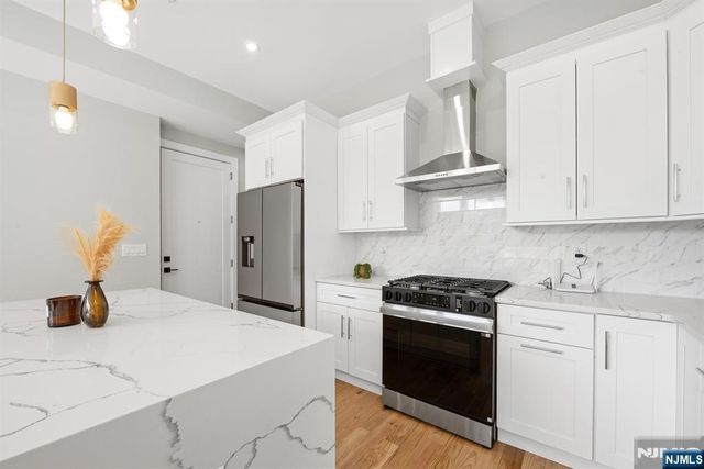 126 De Kalb Avenue, Jersey City, NJ 07306