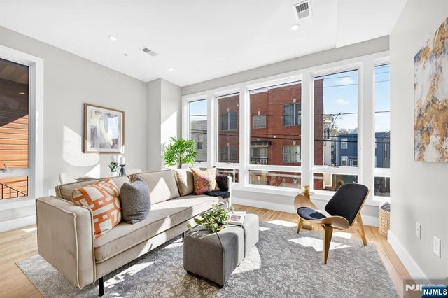 126 De Kalb Avenue, Jersey City, NJ 07306