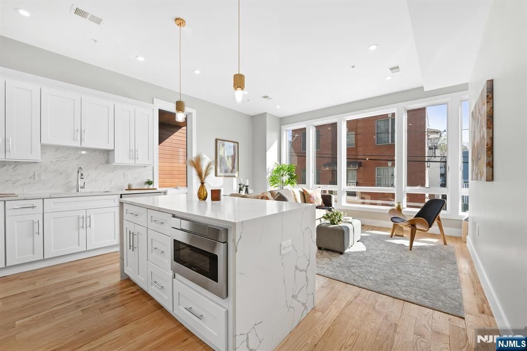 126 De Kalb Avenue, Jersey City, NJ 07306