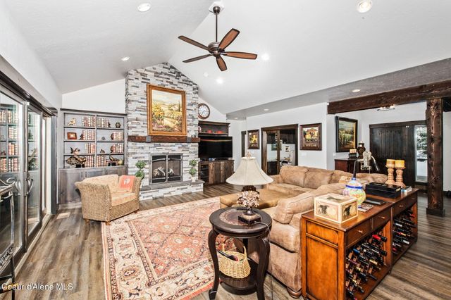 11352 N Enchantment LN, Hayden, ID 83835