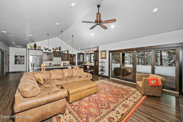 11352 N Enchantment LN, Hayden, ID 83835