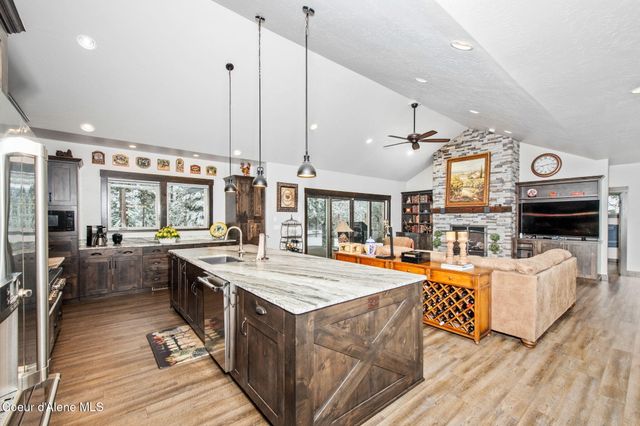 11352 N Enchantment LN, Hayden, ID 83835