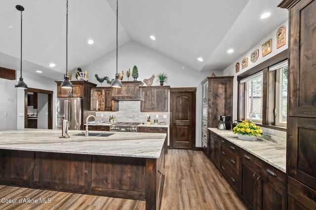 11352 N Enchantment LN, Hayden, ID 83835