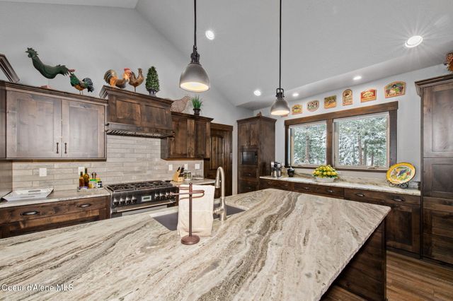 11352 N Enchantment LN, Hayden, ID 83835