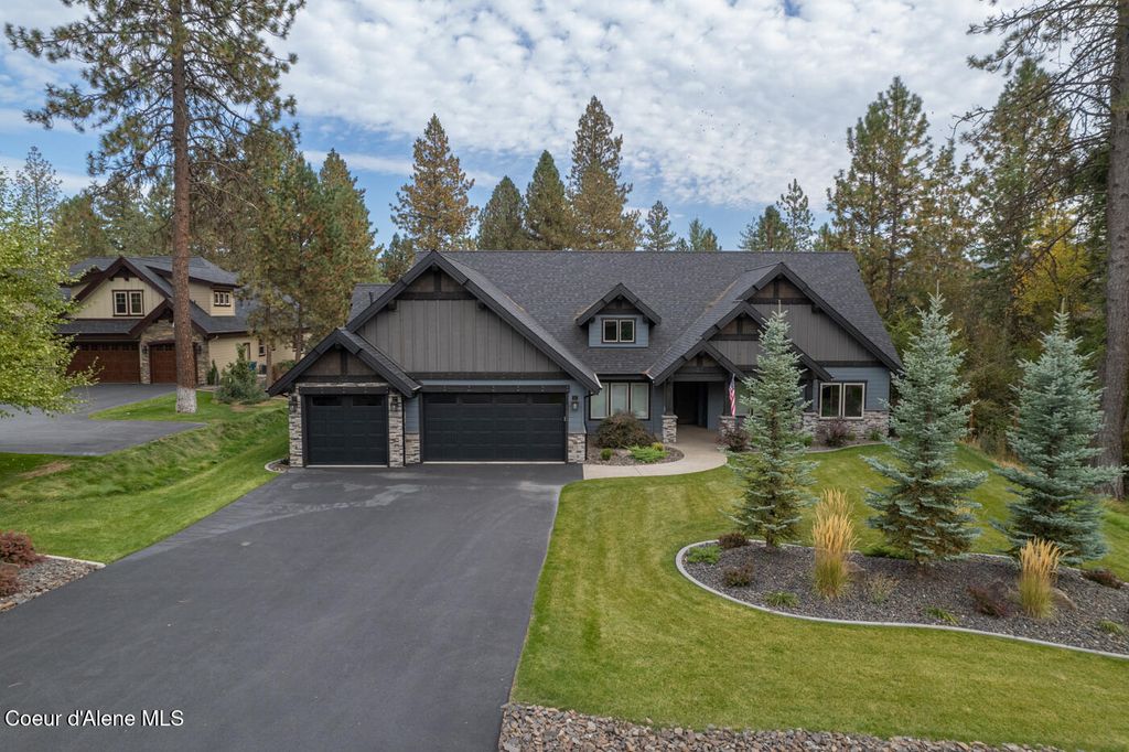11352 N Enchantment LN, Hayden, ID 83835