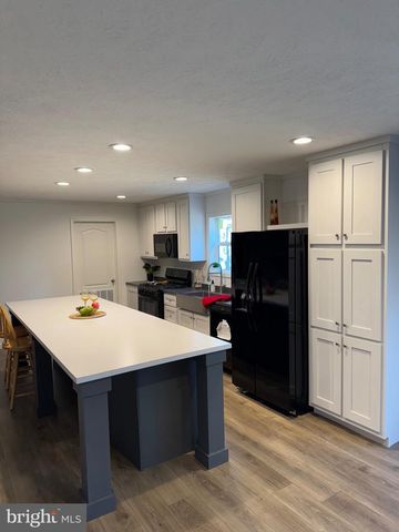 203 BLUE JAY RD, Browns Mills, NJ 08015