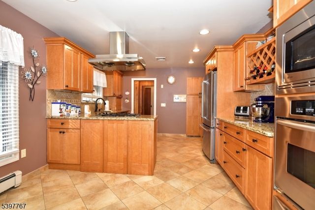 7 Jefferson Pl, Wayne Twp., NJ 07470