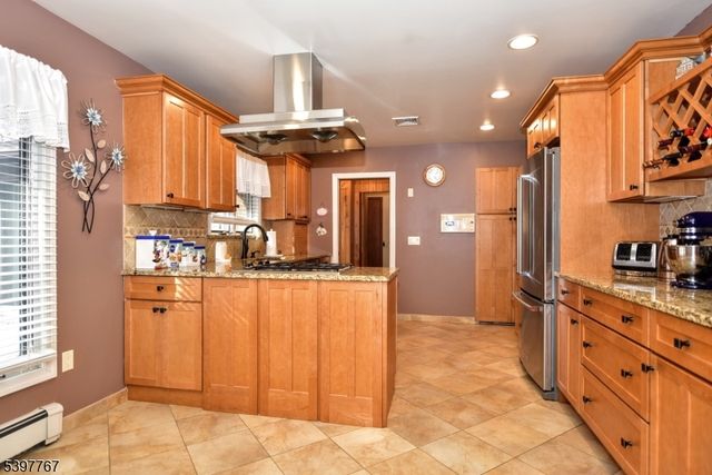 7 Jefferson Pl, Wayne Twp., NJ 07470