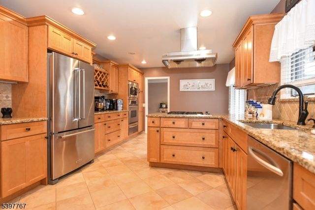 7 Jefferson Pl, Wayne Twp., NJ 07470