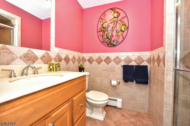 7 Jefferson Pl, Wayne Twp., NJ 07470