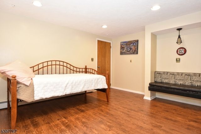 7 Jefferson Pl, Wayne Twp., NJ 07470