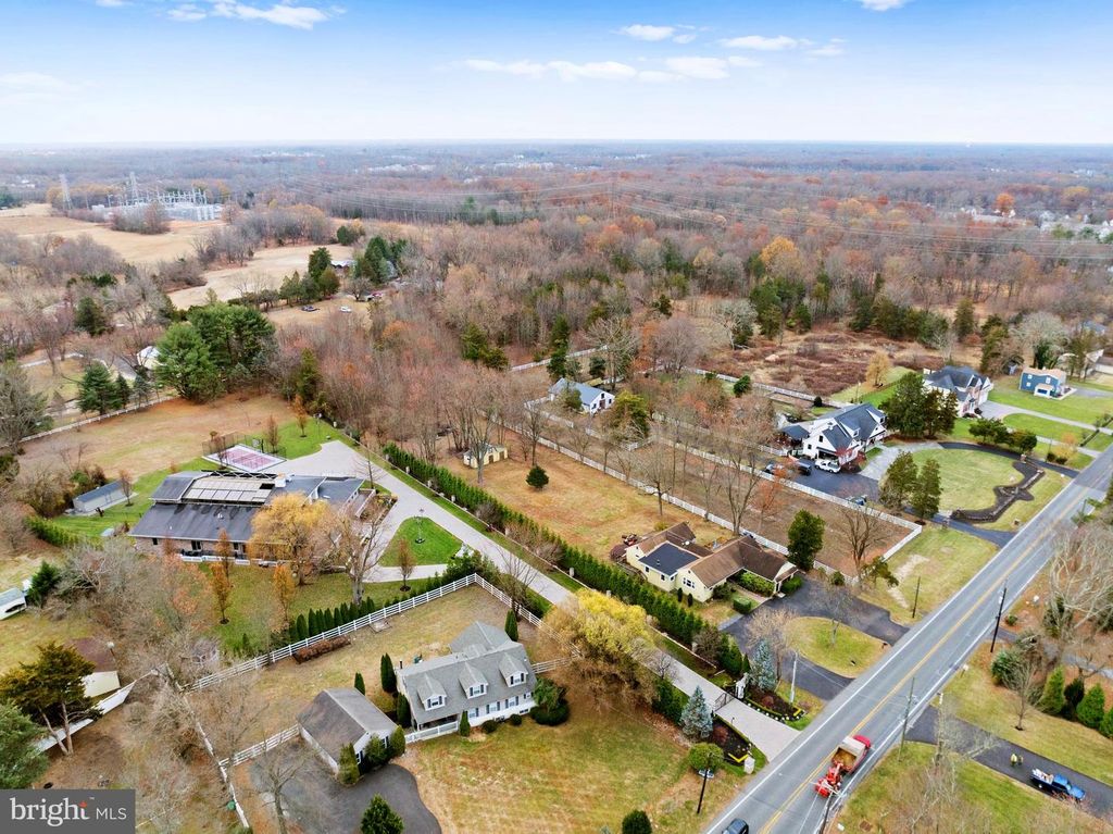 7 ELMWOOD RD, Mount Laurel, NJ 08054