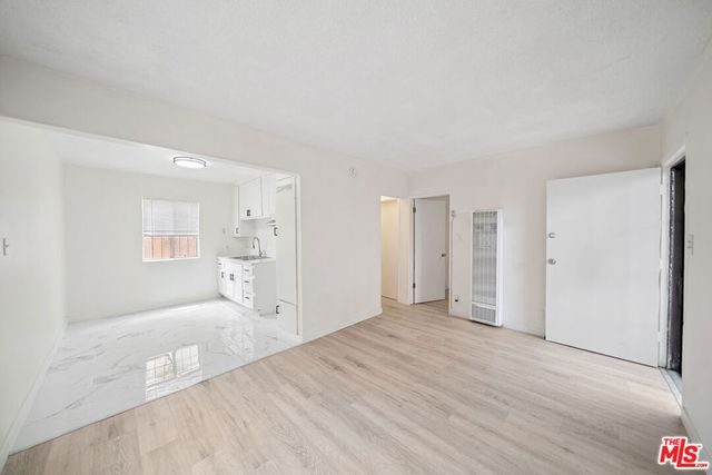8633 Denver Avenue 5, Los Angeles, CA 90044