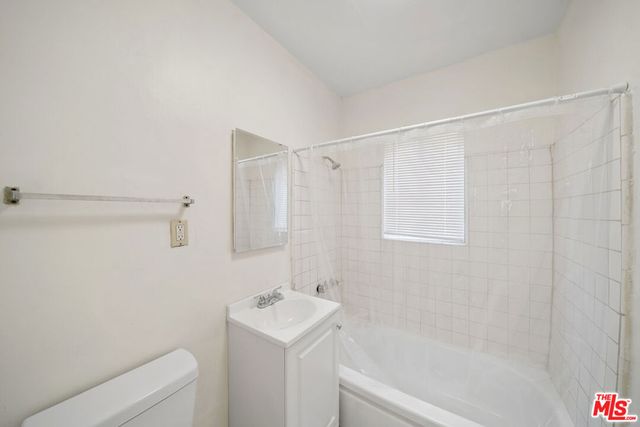 8633 Denver Avenue 5, Los Angeles, CA 90044