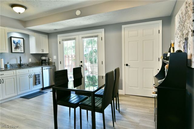 701 Lakeview Drive, Cortland, OH 44410