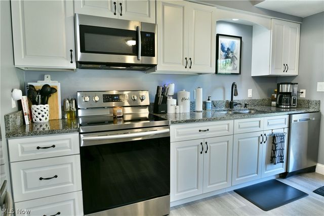 701 Lakeview Drive, Cortland, OH 44410