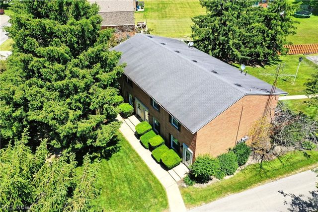 701 Lakeview Drive, Cortland, OH 44410