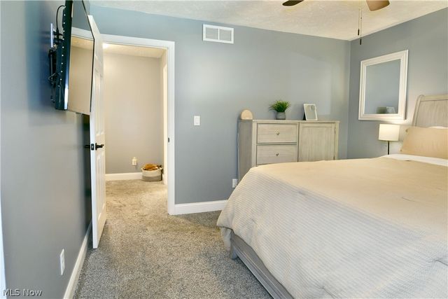 701 Lakeview Drive, Cortland, OH 44410