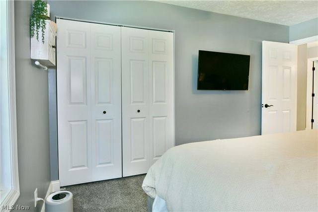 701 Lakeview Drive, Cortland, OH 44410