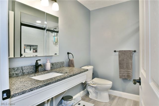 701 Lakeview Drive, Cortland, OH 44410
