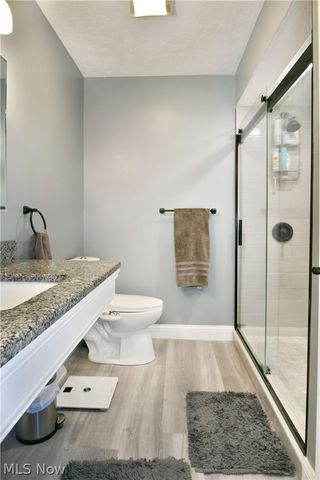 701 Lakeview Drive, Cortland, OH 44410