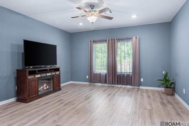 34855 Spring Trails Dr, Walker, LA 70785