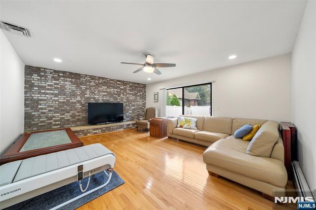 2 June Court, River Edge, NJ 07661
