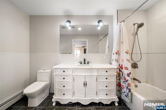 2 June Court, River Edge, NJ 07661