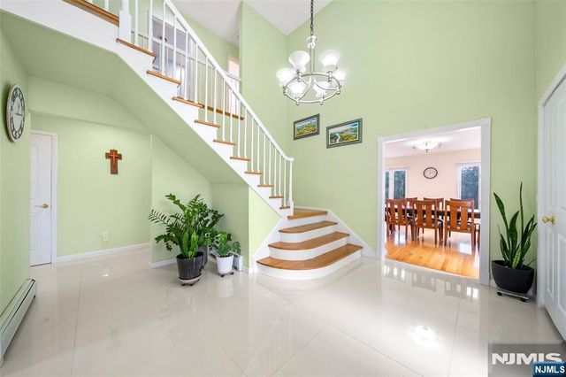 2 June Court, River Edge, NJ 07661