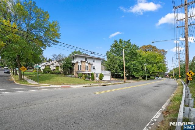 2 June Court, River Edge, NJ 07661