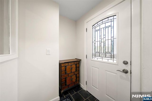2 June Court, River Edge, NJ 07661