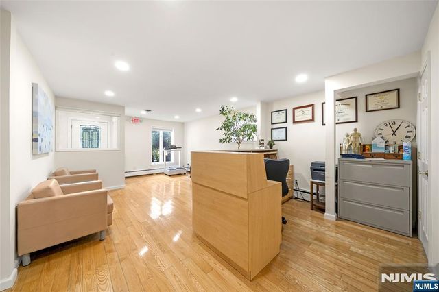 2 June Court, River Edge, NJ 07661
