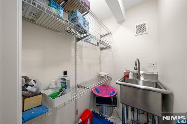 2 June Court, River Edge, NJ 07661