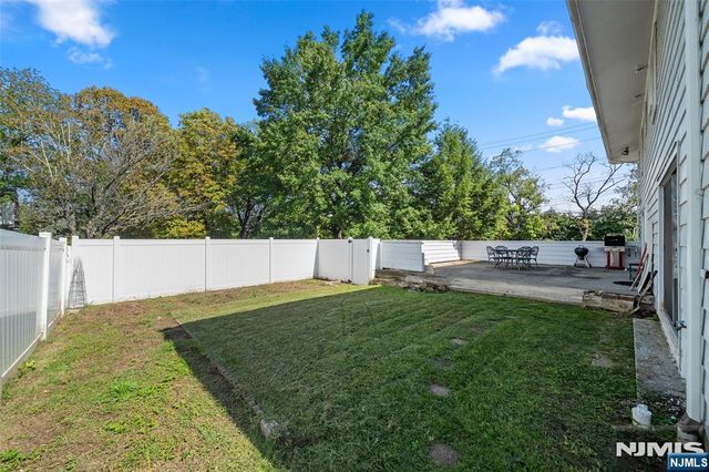 2 June Court, River Edge, NJ 07661