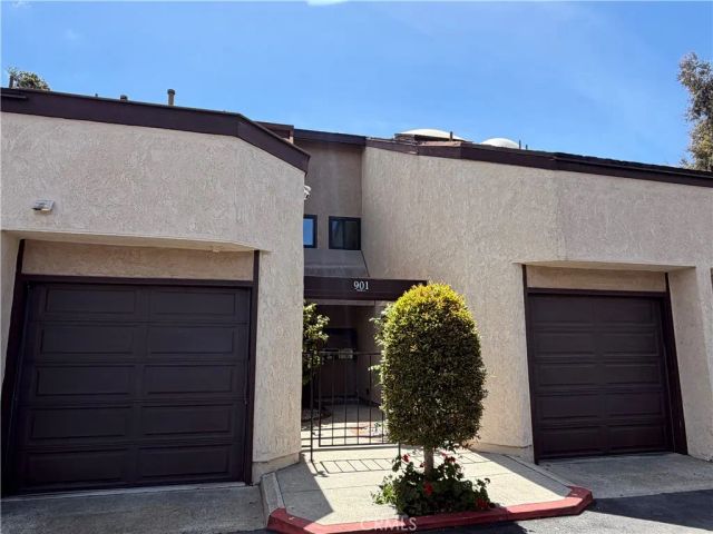 901 Hyde Court, Costa Mesa, CA 92626