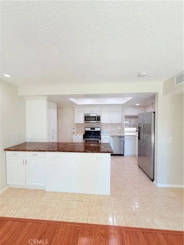 901 Hyde Court, Costa Mesa, CA 92626