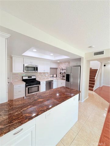 901 Hyde Court, Costa Mesa, CA 92626