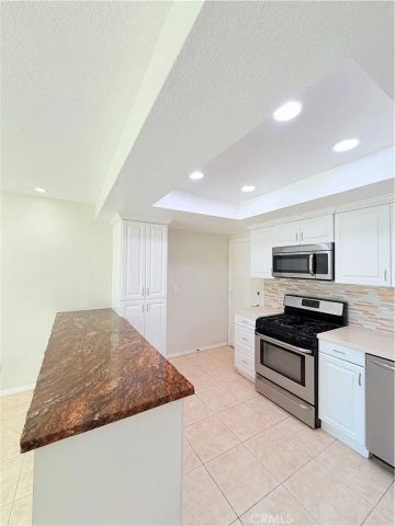 901 Hyde Court, Costa Mesa, CA 92626