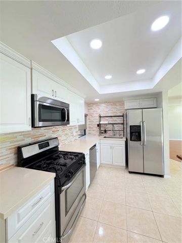 901 Hyde Court, Costa Mesa, CA 92626