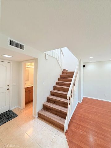 901 Hyde Court, Costa Mesa, CA 92626