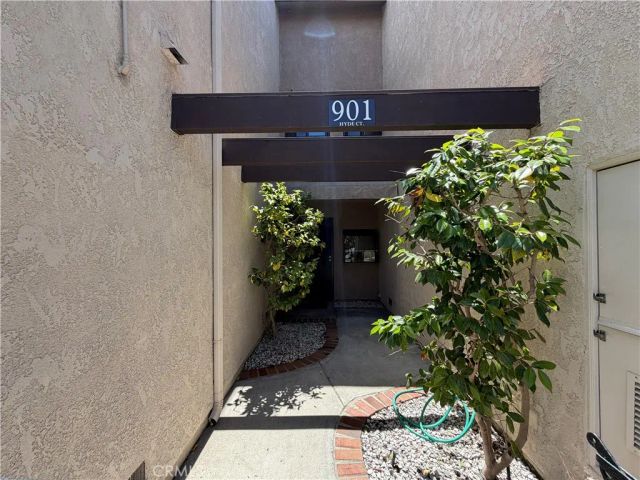 901 Hyde Court, Costa Mesa, CA 92626